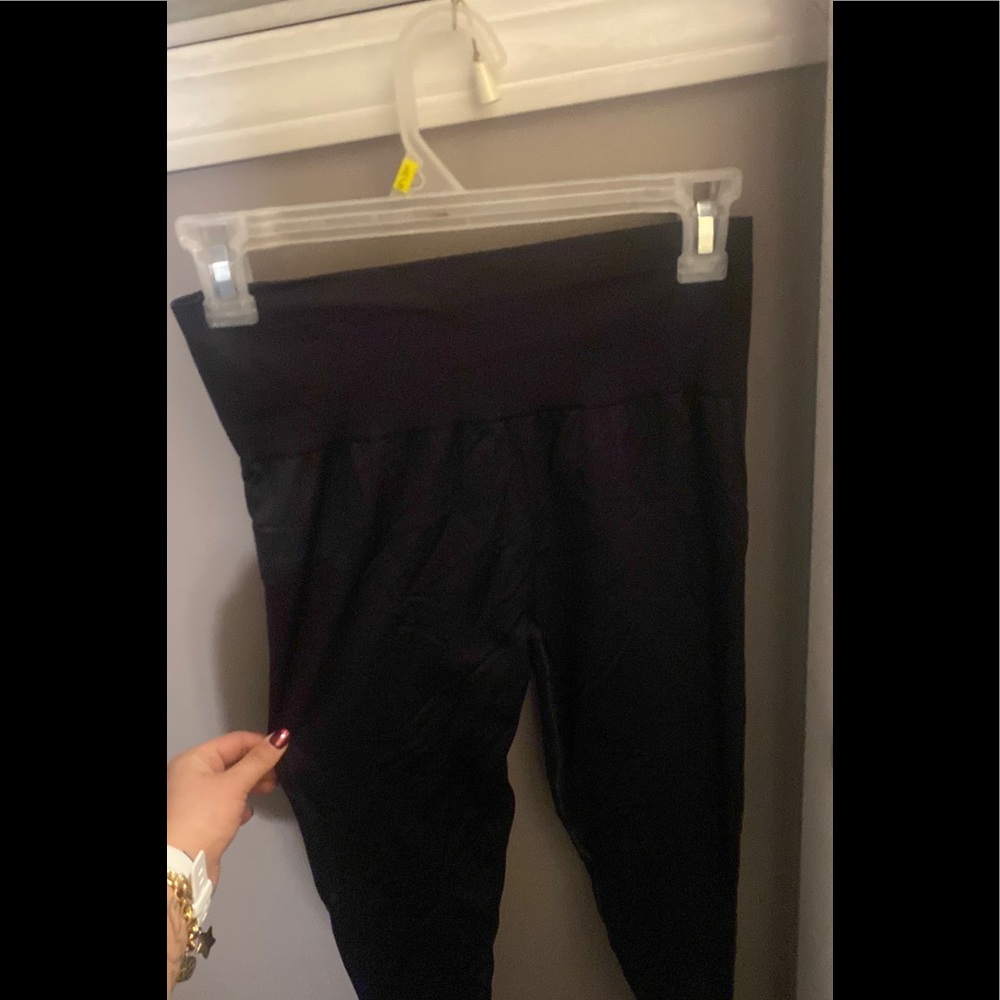 Fabletics leggings—- new with out tags